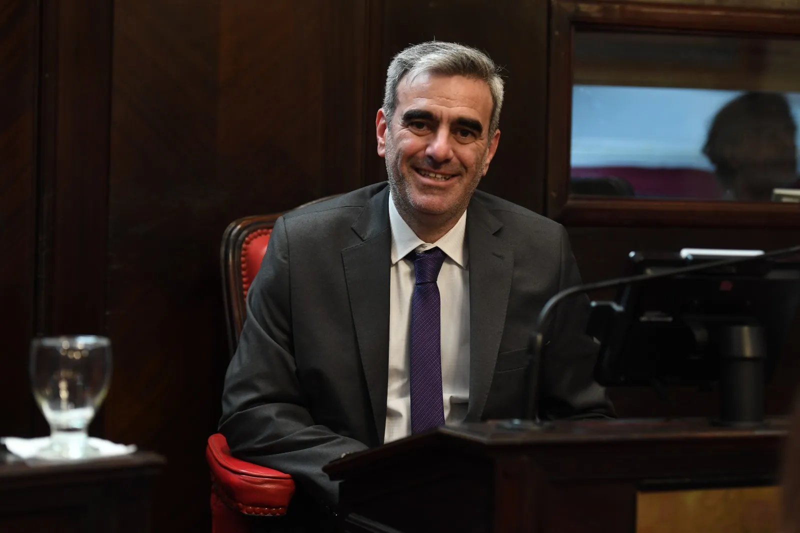 El libertario Matías de Urraza también lidera el ranking de proyectos del Senado durante abril.