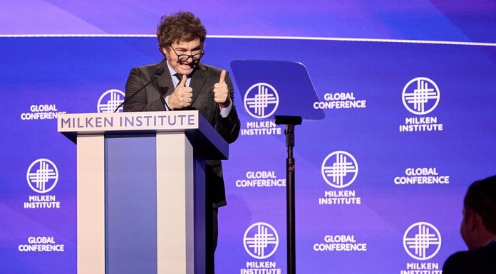 Milei dará una conferencia en Estados Unidos para atraer inversiones En un discurso con eje en atraer inversiones al país, el presidente Javier Milei disertará por segunda vez desde el inicio de su gestión en el Instituto Milken.