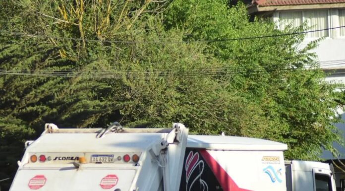 Moyano amenaza con un paro provincial por los despidos del intendente kicillofista de Villa Gesell Camioneros declaró el estado de alerta por los despidos en el sector de limpieza de Villa Gesell y Pablo Moyano amenaza con un paro provincial si no se resuelve el conflicto.