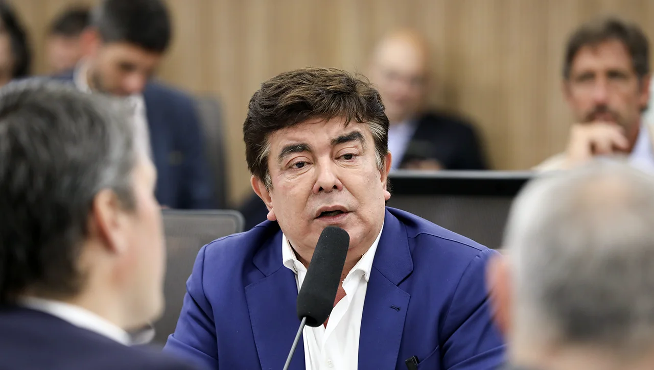 Tras la presentaci&oacute;n de la ex secretaria, Fernando Espinoza podr&iacute;a volver a enfrentar el juicio por abuso sexual. 