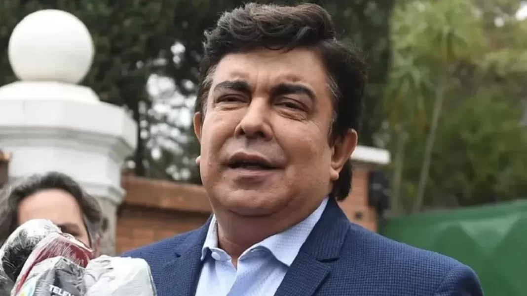 La ex secretaria de Fernando Espinoza que lo denunció por abuso sexual volvió a la Justicia tras el sobreseimiento y pidió reabrir la causa.