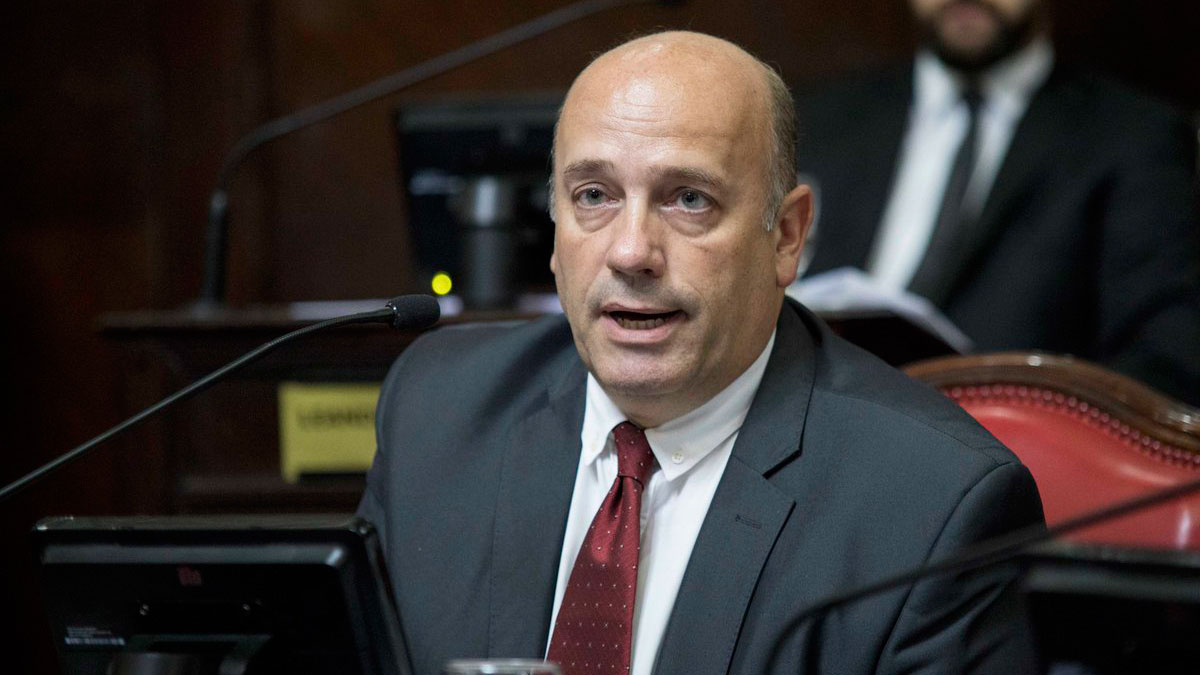Andrés de Leo, el diputado bonaerense que busca establecer un límite de tiempo de espera paralas filas de bancos y entidades de cobro de servicios públicos. 