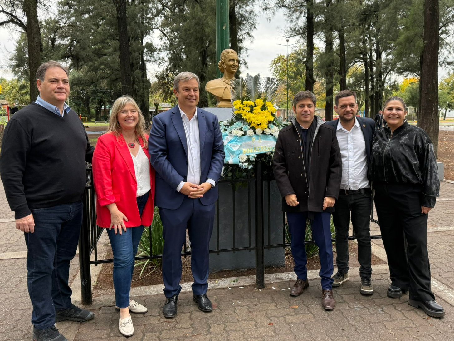 El diputado Mariano Cascallares también compartió en sus redes, el homenaje de Kicillof a Evita en la localidad de Ministro Avellaneda.