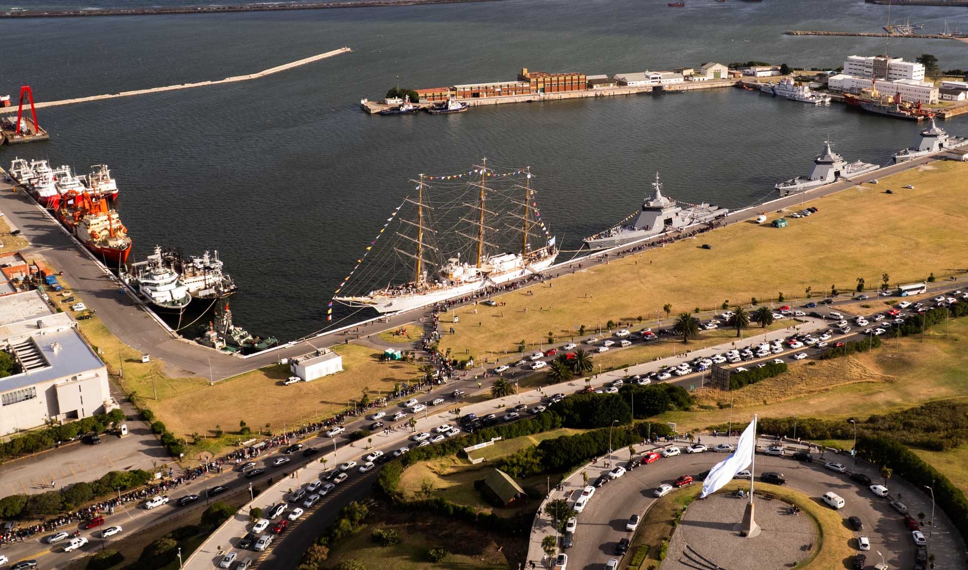 La Base Naval Mar del Plata quedó bajo la lupa del bloque de Pulti por el alcance del DNU que habilita nuevas fuentes de financiamiento para las Fuerzas Armadas.