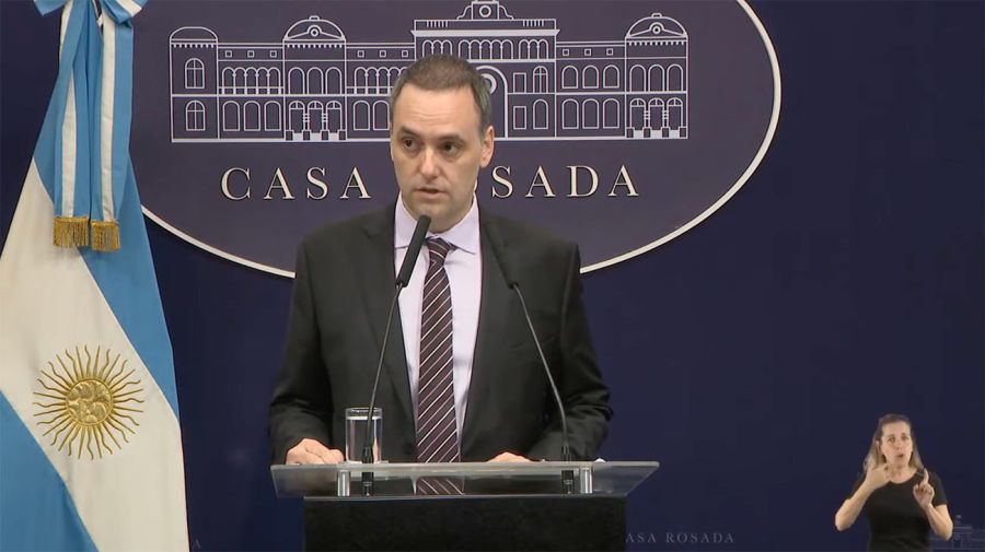 El jefe de Gabinete, Manuel Adorni, encabezó una nueva conferencia de prensa y aseguró que son falsas las acusaciones de desfinanciamiento a las universidades.
