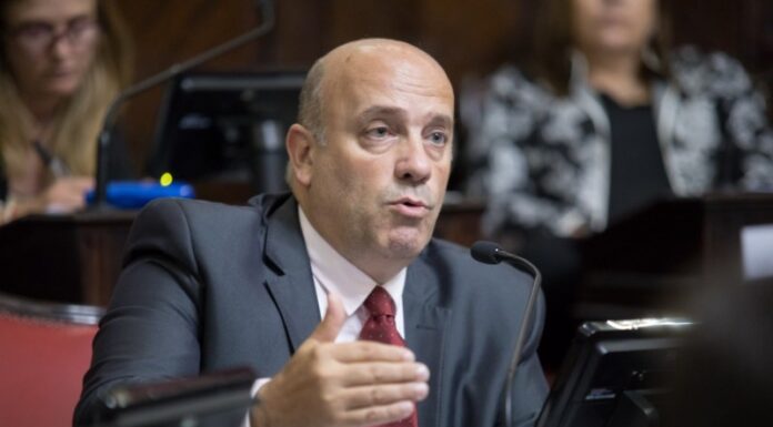 La Coalición Cívica busca transparentar la designación de jueces de faltas municipales El presidente de bloque de la Coalición Cívica en diputados, Andrés de Leo, propone crear un registro de aspirantes para la cobertura de vacantes en los Juzgados de Faltas.