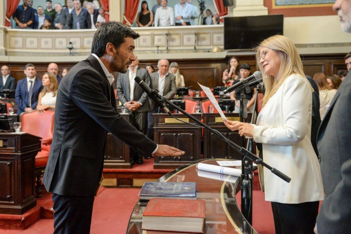 El camporista Diego Videla no particip&oacute; de la votaci&oacute;n en Legislaci&oacute;n General. Contin&uacute;a la interna por las comisiones del Senado bonaerense.