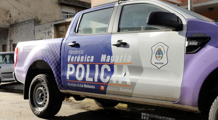 Impulsan una ley para prohibir las campañas políticas con recursos del Estado Gustavo Cuervo presentó un proyecto para eliminar los nombres y las imágenes de políticos de turno de la publicidad oficial del Estado bonaerense.
