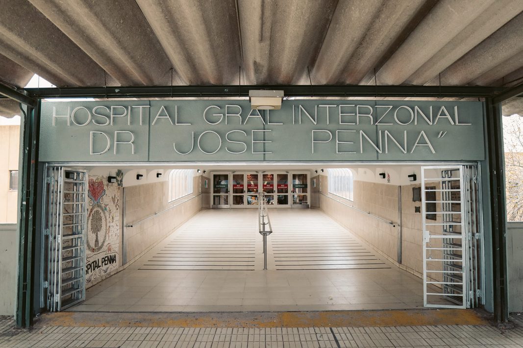 El diputado de la Coalición Cívica, Andrés De Leo, reclamó informes por la crisis del área de Anestesiología del Hospital Penna de Bahía Blanca.