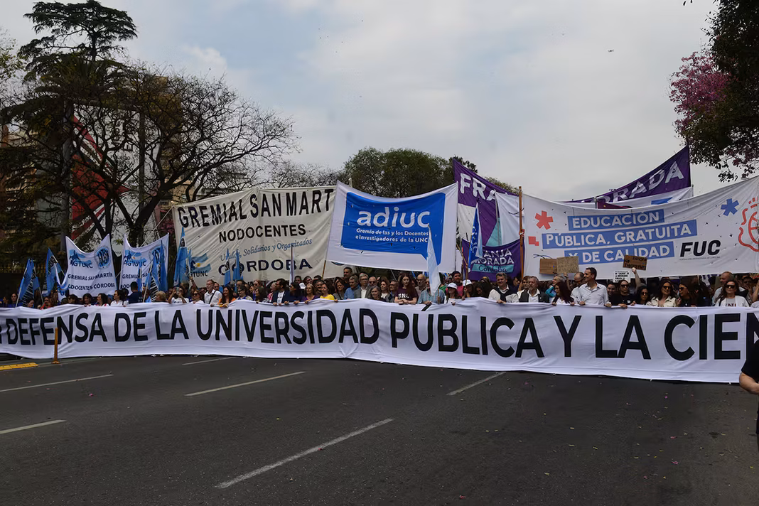 El Gobierno nacional cuestionó la nueva Marcha Federal Universitaria y vinculó la protesta educativa a una maniobra de la oposición.