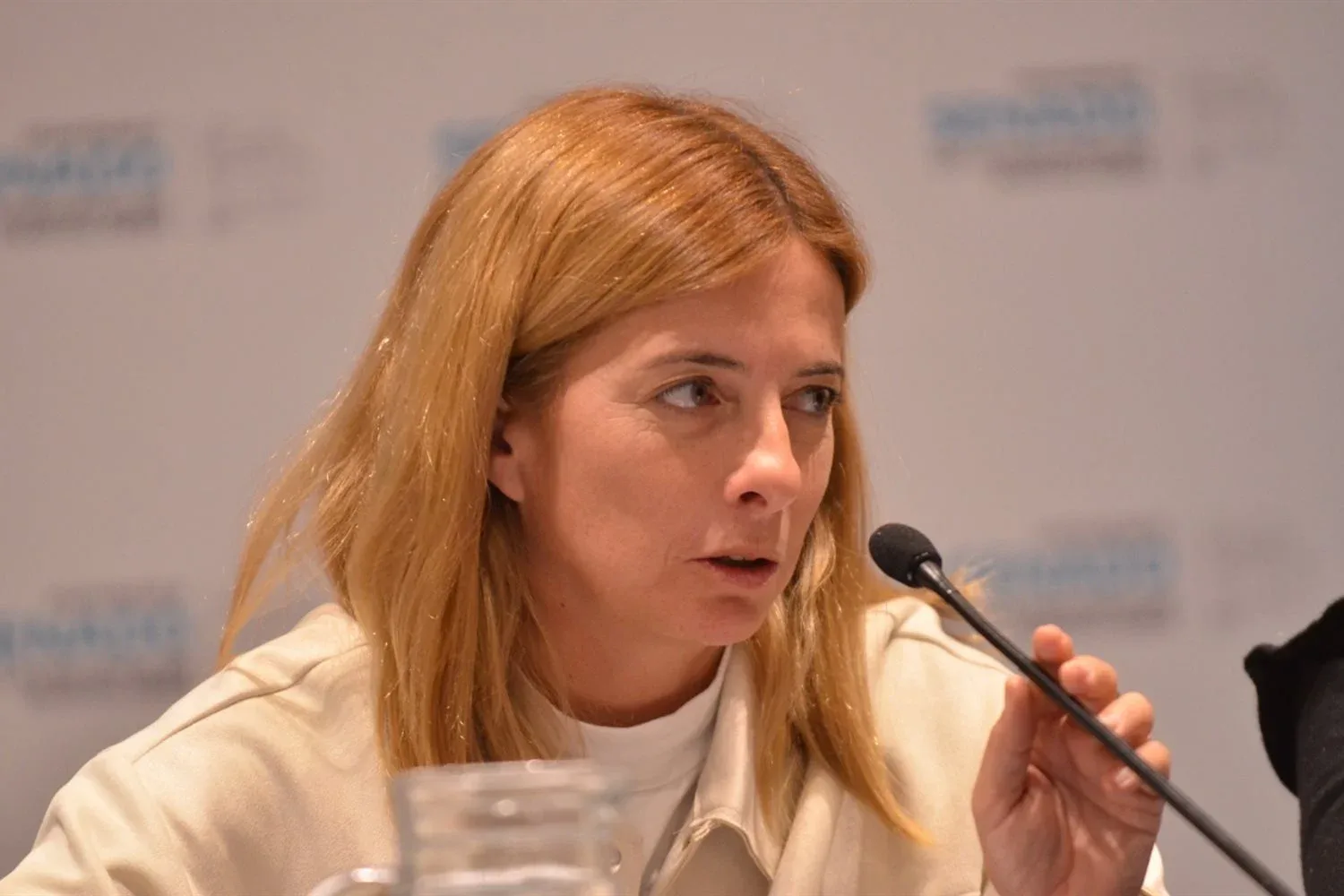 La legisladora nicoleña reconoció que el escenario ambiental bonaerense atraviesa un momento “crítico” y llamó a construir una agenda conjunta con los tres poderes del Estado, en materia ambiental.