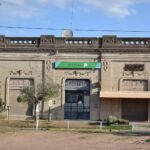 El intendente de 25 de Mayo acude a Kicillof para evitar el cierre de una sucursal del BAPRO El intendente de 25 de Mayo, Ramiro Egüen, se moviliza a La Plata en busca de impedir el cierre de la sucursal del Banco Provincia en la localidad de Pedernales.