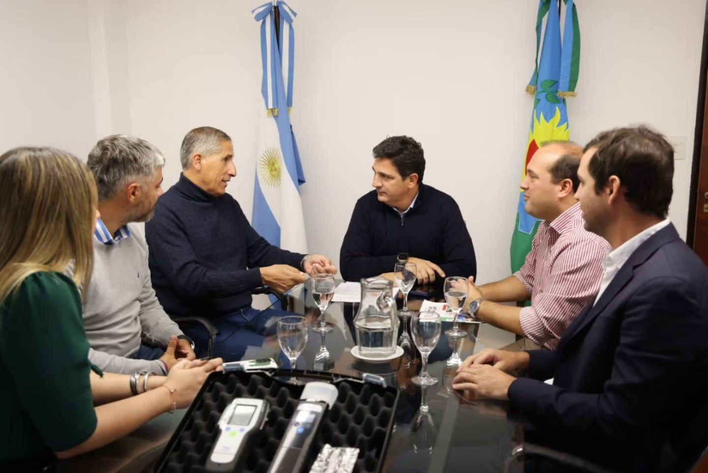 En el encuentro entre el Intendente de Trenque Lauquen y el ministro provincial participaron también dirigentes locales del Frente Renovador.