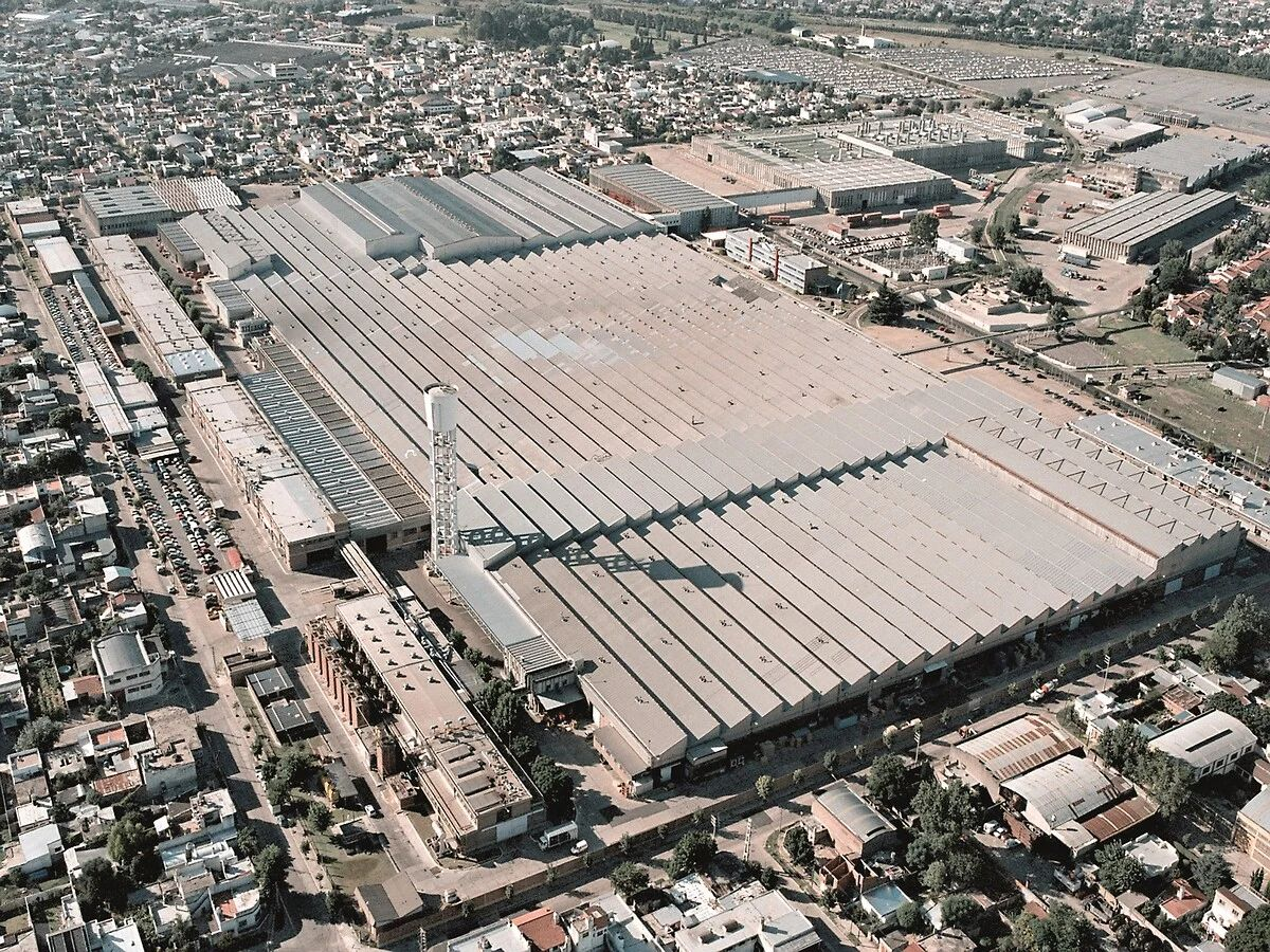 Stellantis paralizó su planta ubicada en El Palomar. 