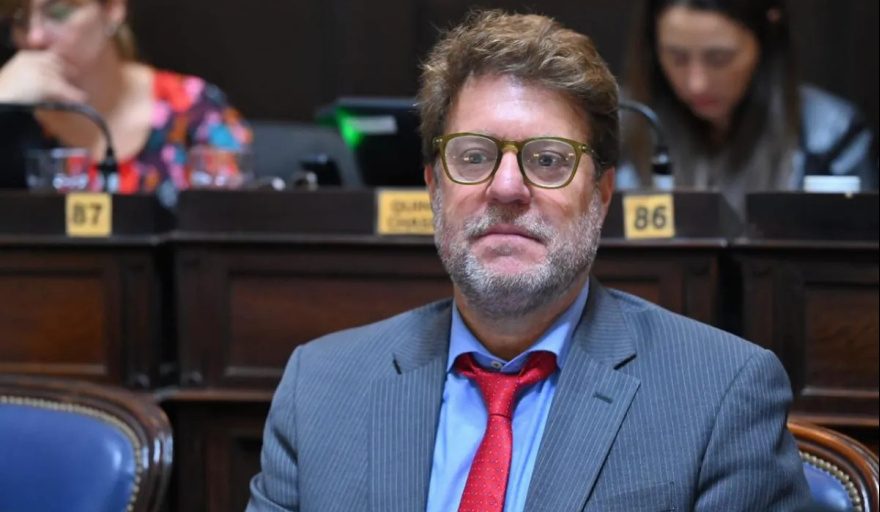 Diego Garciarena unió a la oposición para pedir la interpelación del titular de IOMA.