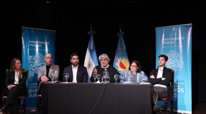 Con la ayuda de Moyano, toma forma la ley de Kicillof para regular las apps de delivery El ministro de Trabajo, Walter Correa, brindó precisiones sobre la ley de Axel Kicillof para regular las apps de delivery. Hugo Moyano presentó un proyecto similar en el Congreso.