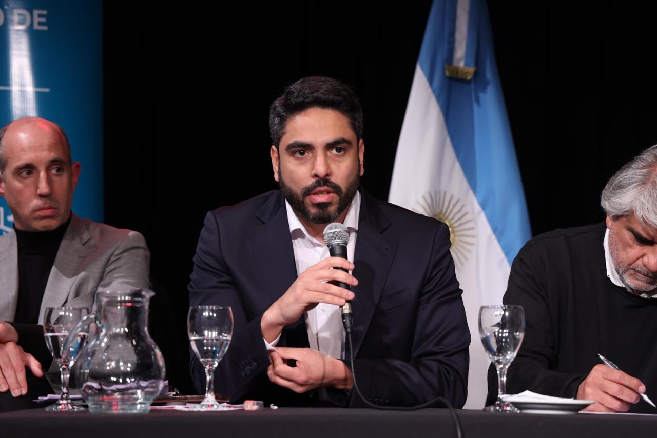El diputado nacional, Hugo Moyano, presentó un proyecto para regular las apps de deliverys en el Congreso de la Nación.