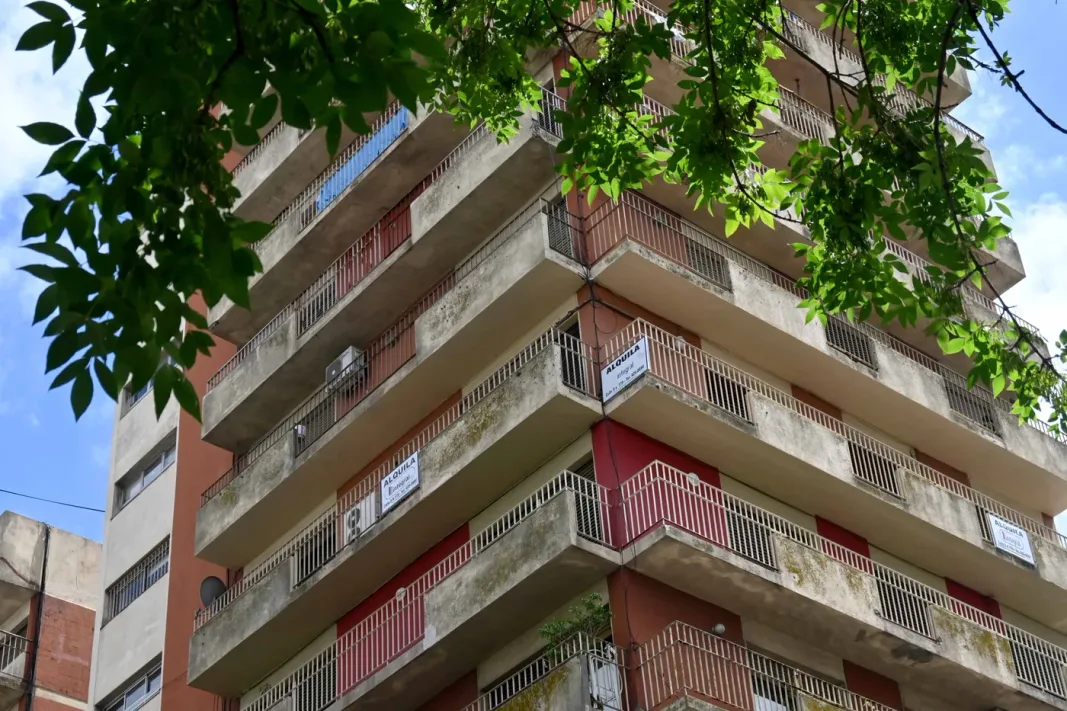 El diputado oficialista, Juan Malpeli, presentó un proyecto para crear garantías estatales destinadas a estudiantes universitarios inquilinos.