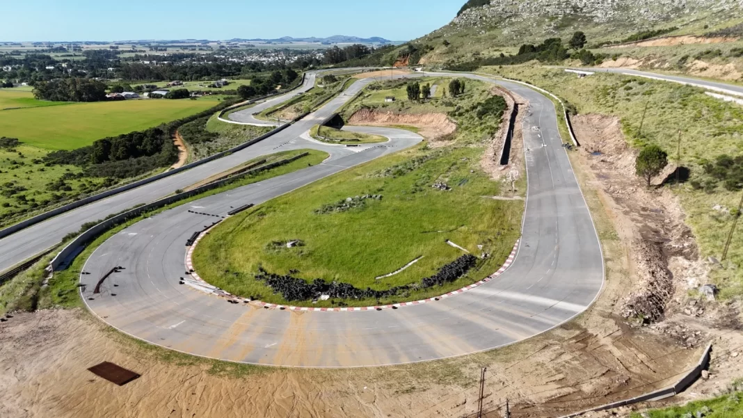 El intendente de Balcarce, Esteban Reino, destacó la recorrida de la ACTC por el autódromo y aseguró que se encuentran en la etapa final de la obra.