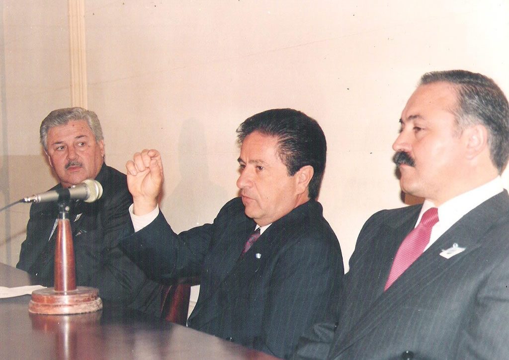 Eduardo Duhalde fue gobernador de la provincia de Buenos Aires desde 1991 hasta 1999.