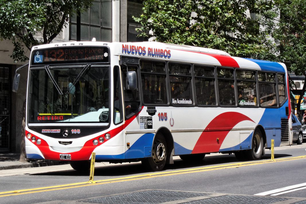 Este lunes comenzó a regir un nuevo esquema tarifario para el transporte público en el Área Metropolitana de Buenos Aires (AMBA).