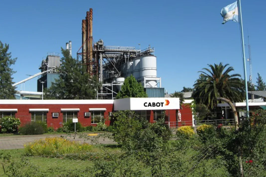 La diputada oficialista, Soledad Alonso, elevó su repudio legislativo por el cierre de Cabot en Campana y alertó por el impacto en los trabajadores.