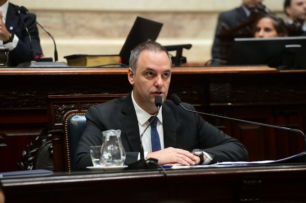 El senador bonaerense Alex Campbell presentó un proyecto para que los candidatos electos no puedan asumir el cargo hasta que declaren los bienes a su nombre.