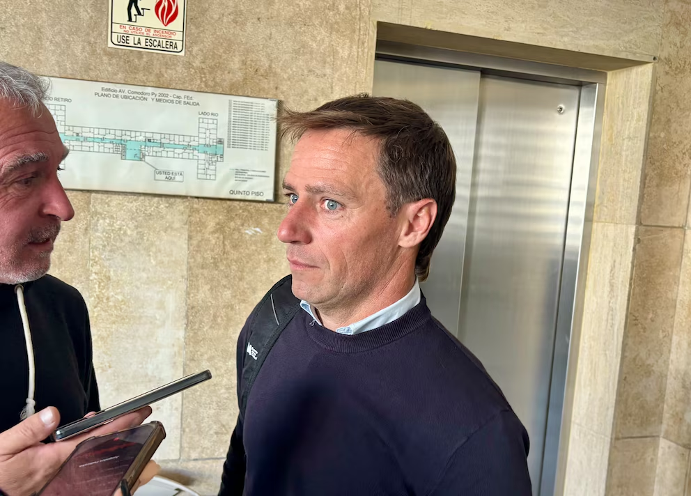 Matías Tabar saliendo de Tribunales. 