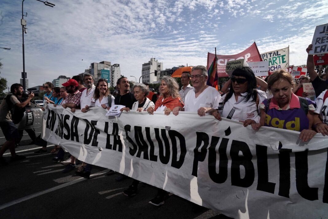 La diputada bonaerense de Fuerza Patria, Silvina Nardini, respaldó la Marcha Federal de Salud y cuestionó el ajuste aplicado por el Gobierno nacional.