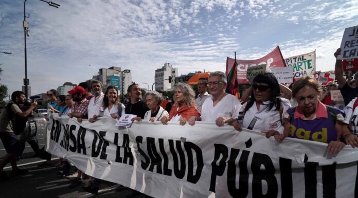 A horas de la Marcha de Salud, diputados peronistas apoyaron la protesta contra el ajuste de Milei La diputada bonaerense de Fuerza Patria, Silvina Nardini, respaldó la Marcha Federal de Salud y cuestionó el ajuste aplicado por el Gobierno nacional.