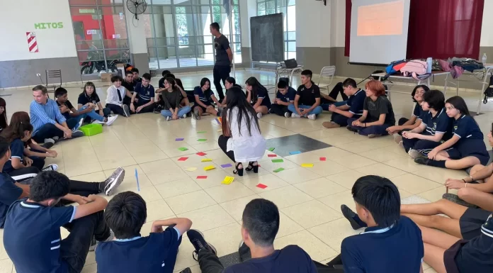 Presentan una ley para que las escuelas intervengan ante noviazgos violentos El senador del PRO, Juan Manuel Rico Zini, presentó un proyecto para crear un Programa de Prevención de Noviazgos Violentos en escuelas secundarias.