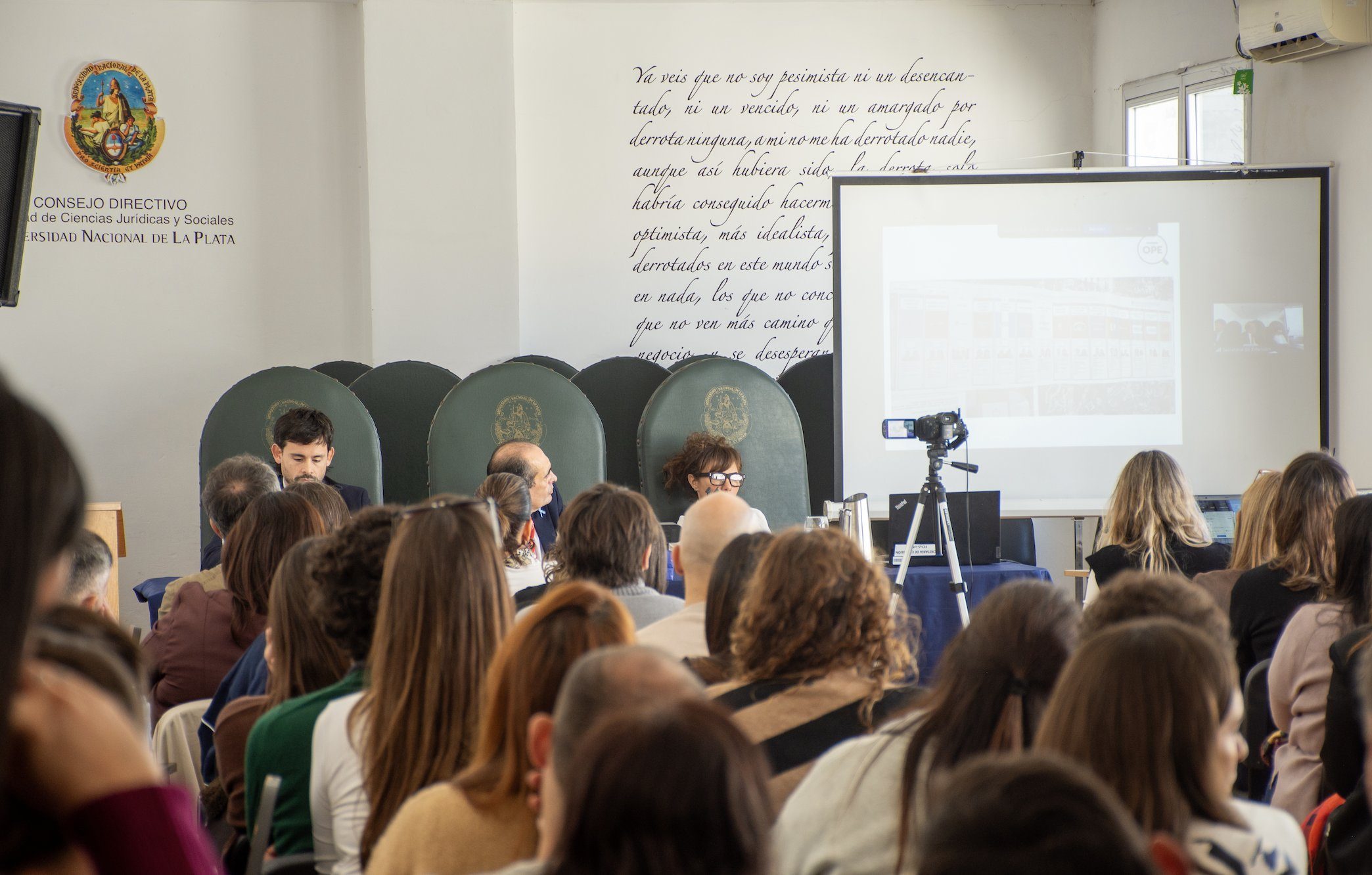 Representantes del Juzgado Federal de La Plata disertaron en la UNLP sobre Boleta Única y desdoblamiento electoral.