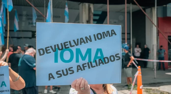En medio de la Marcha Federal de Salud, la oposición bonaerense pide medidas para sanear el IOMA Mientras se concentra la primera Marcha Federal de Salud, Martín Rozas presentó un proyecto para que la Provincia tome medidas para sanear el IOMA.