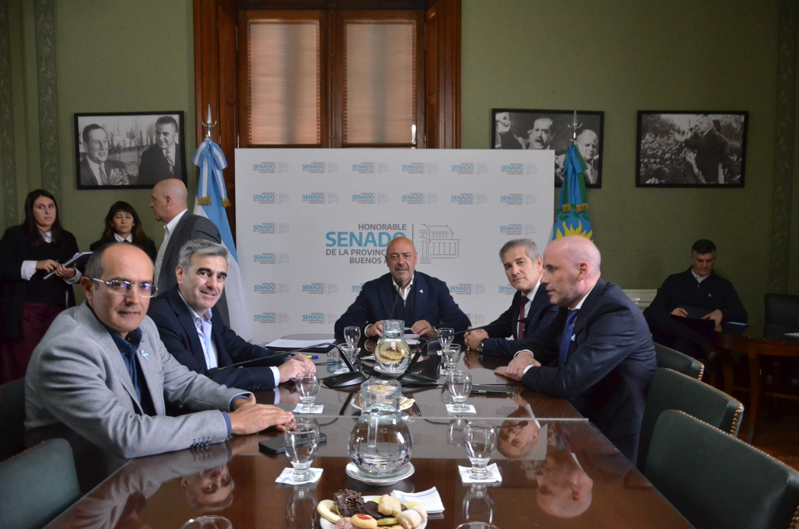 El senador bonaerense de Fuerza Patria, Adrián Santarelli, asumió al frente de la comisión de Relaciones Internacionales, Comercio Exterior y Mercosur de la Cámara Alta. 