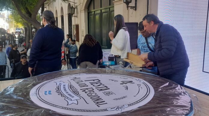 PARA CORREGIR – Turismo gastronómico: buscan crear un régimen para fomentar la concurrencia a fiestas y festivales locales La senadora de Fuerza Patria, Fernanda Raverta, presentó un proyecto para fomentar y promocionar el turismo gastronómico bonaerense.