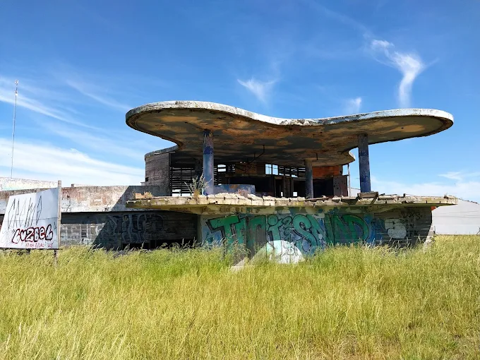 Los diputados bonaerenses, Alejandro Rabinovich, del PRO, y Diego Garciarena de la UCR + Cambio Federal, pidieron por la restauración del histórico Parador Ariston de Mar del Plata. 