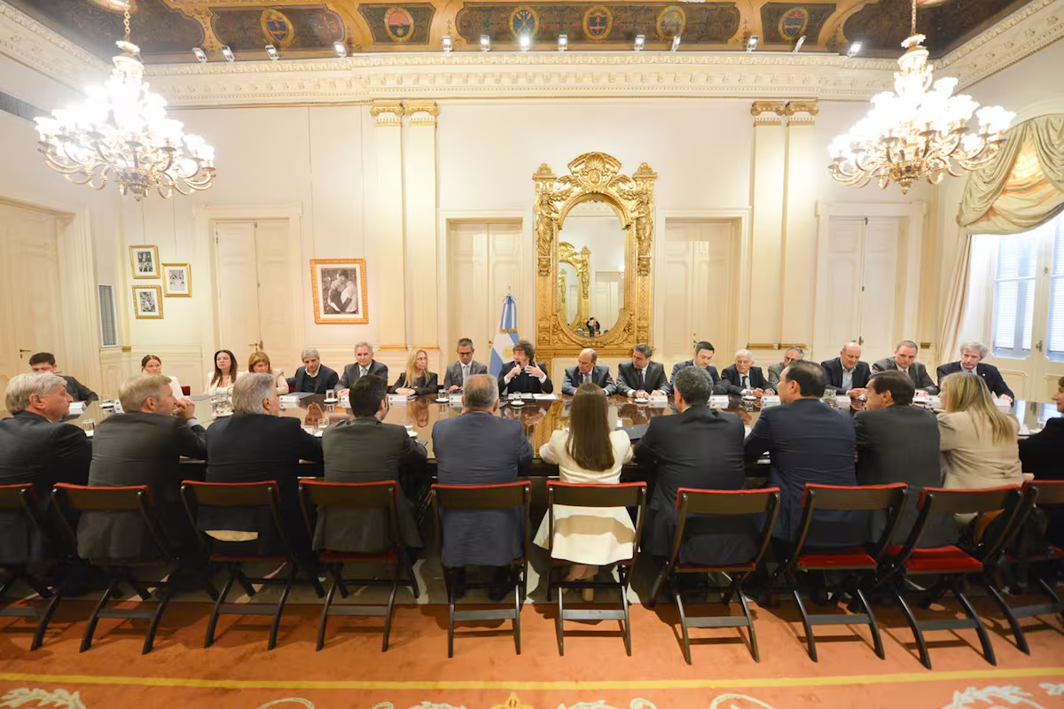 El ministro de Economía, Luis Caputo, busca avanzar este año con un nuevo acuerdo fiscal entre provincia y municipios para reducir Ingresos Brutos, Tasas y otros gravámenes.  