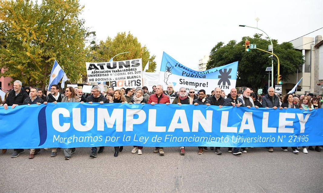 Los gremios docentes inician un nuevo paro nacional de cinco días en las universidades públicas por la Ley de Financiamiento Universitario.