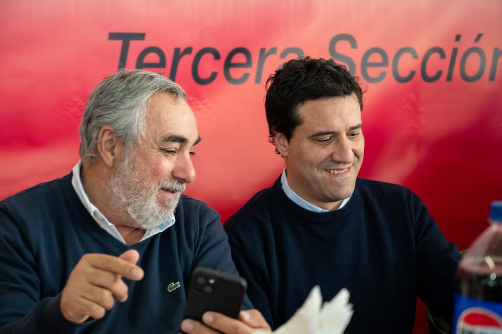 Pese al acuerdo partidario de la UCR bonaerense, Abad y Fernández no lograron reunificar las bancadas en la Legislatura provincial. 