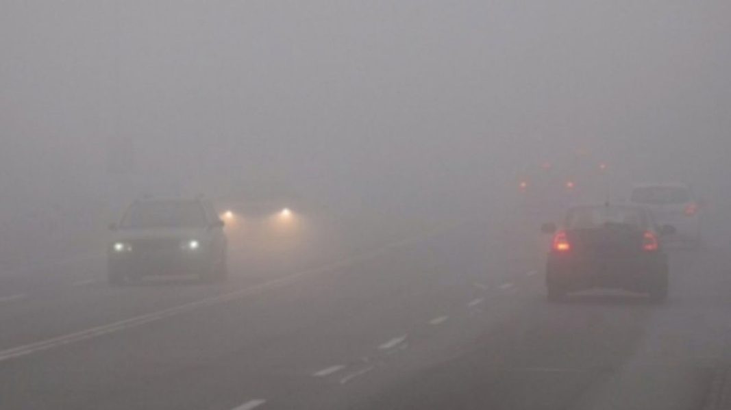 El SMN amplió los municipios bonaerenses que son alcanzados por la advertencia violeta a causa de la niebla. Cuáles son las recomendaciones para manejar.