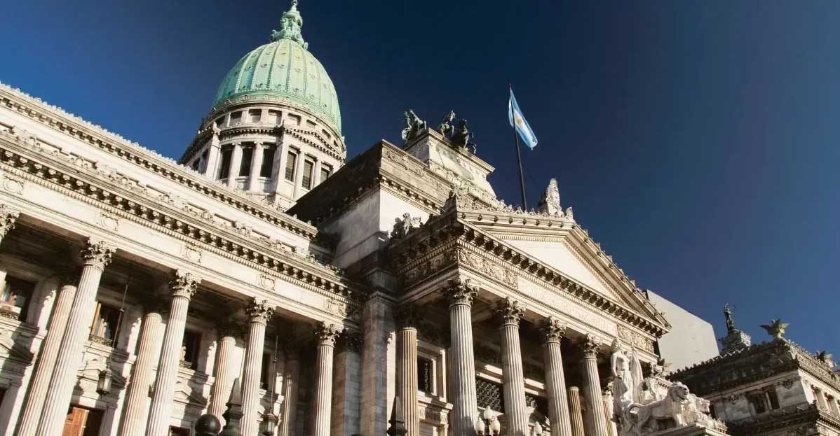 El oficialismo activó en el Congreso un nuevo paquete legislativo que incluye la ley de ludopatía, el Súper RIGI y la derogación del Etiquetado Frontal.