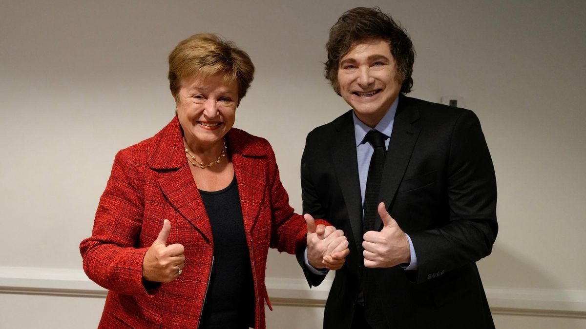El Fondo Monetario Internacional (FMI) le sugirió a la Argentina que aumente el Monotributo, la cantidad de trabajadores que pagan Ganancias y el IVA. 