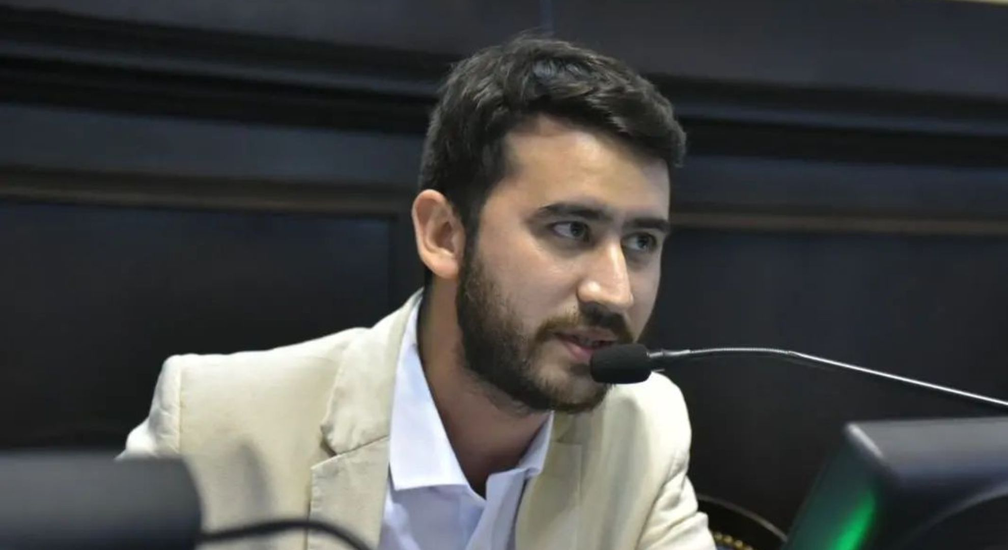 La diputada de Izquierda, Mónica Schlotthauer, denunció que Cancillería les "soltó la mano" y su par libertario Nahuel Sotelo salió al cruce.