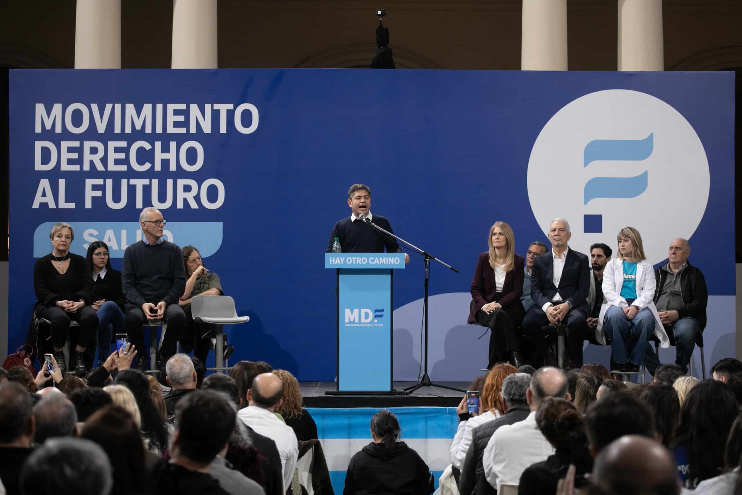 Axel Kicillof encabezó el lanzamiento de MDF Salud en el Pasaje Dardo Rocha junto a funcionarios provinciales, dirigentes políticos y trabajadores del sistema sanitario bonaerense.