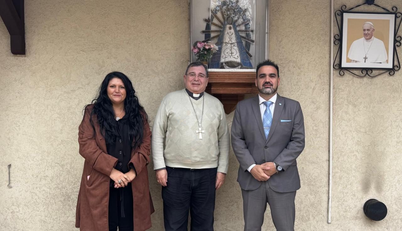 Los diputados de Nuevos Aires, Fabián Luayza y Viviana Romano, se reunieron con el Obispo de Quilmes, Berazategui y Florencio Varela. 