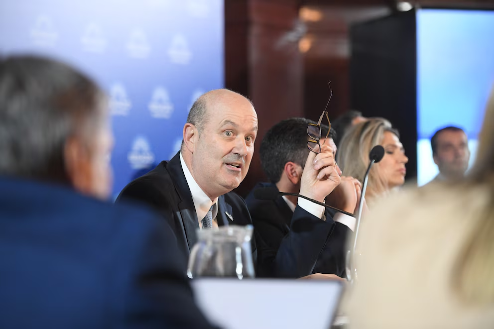 El ministro de Desregulación y Transformación del Estado, Federico Sturzenegger, enviará una nueva Ley de Sociedades para habilitar la digitalización plena. 