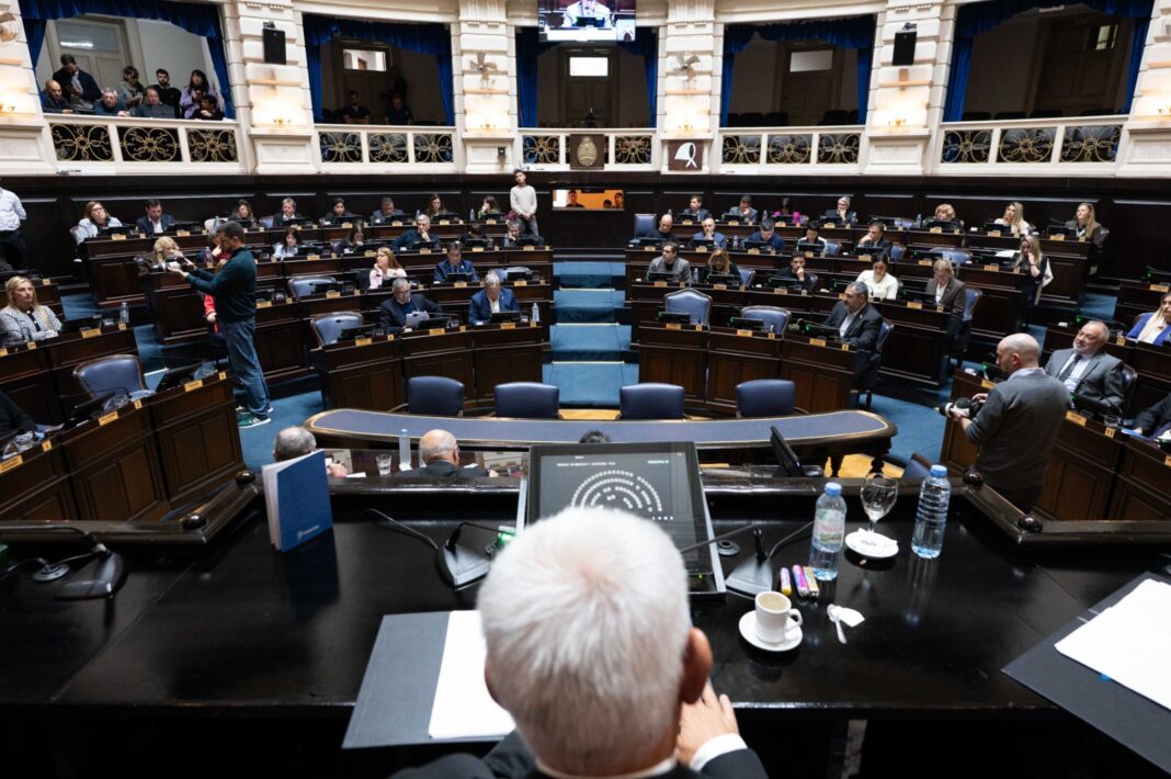 De un total de 47 comisiones de la Cámara de Diputados bonaerense, la oposición se alzó con apenas 20 presidencias. Entérate cómo fue la repartija entre cada tribu.