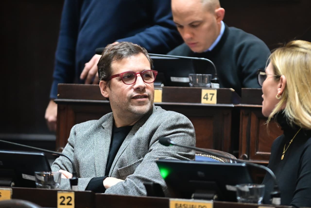 Legislatura bonaerense: la comisión de Presupuesto, presidida por el diputado Juan Pablo de Jesús, tratará esta semana el proyecto que pide la libre disponibilidad del 100% del Fondo Municipal.