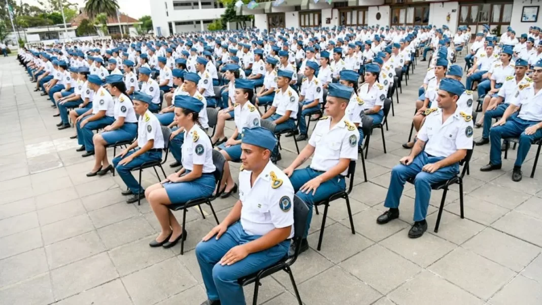 Trabajadores penitenciarios bonaerenses presionan a Axel Kicillof con reclamos por salarios, horas extras, equipamiento y condiciones de trabajo.