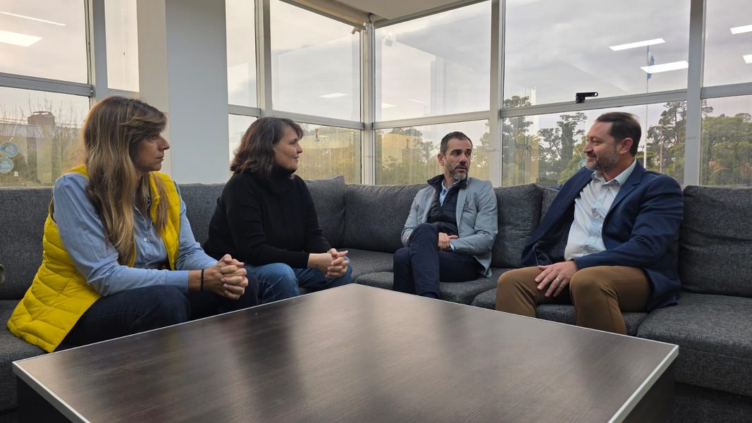 El titular del PRO en el Senado bonaerense, Pablo Petrecca, se reunión con el intendente radical de Lincoln y se reunió con productores y empresarios locales.